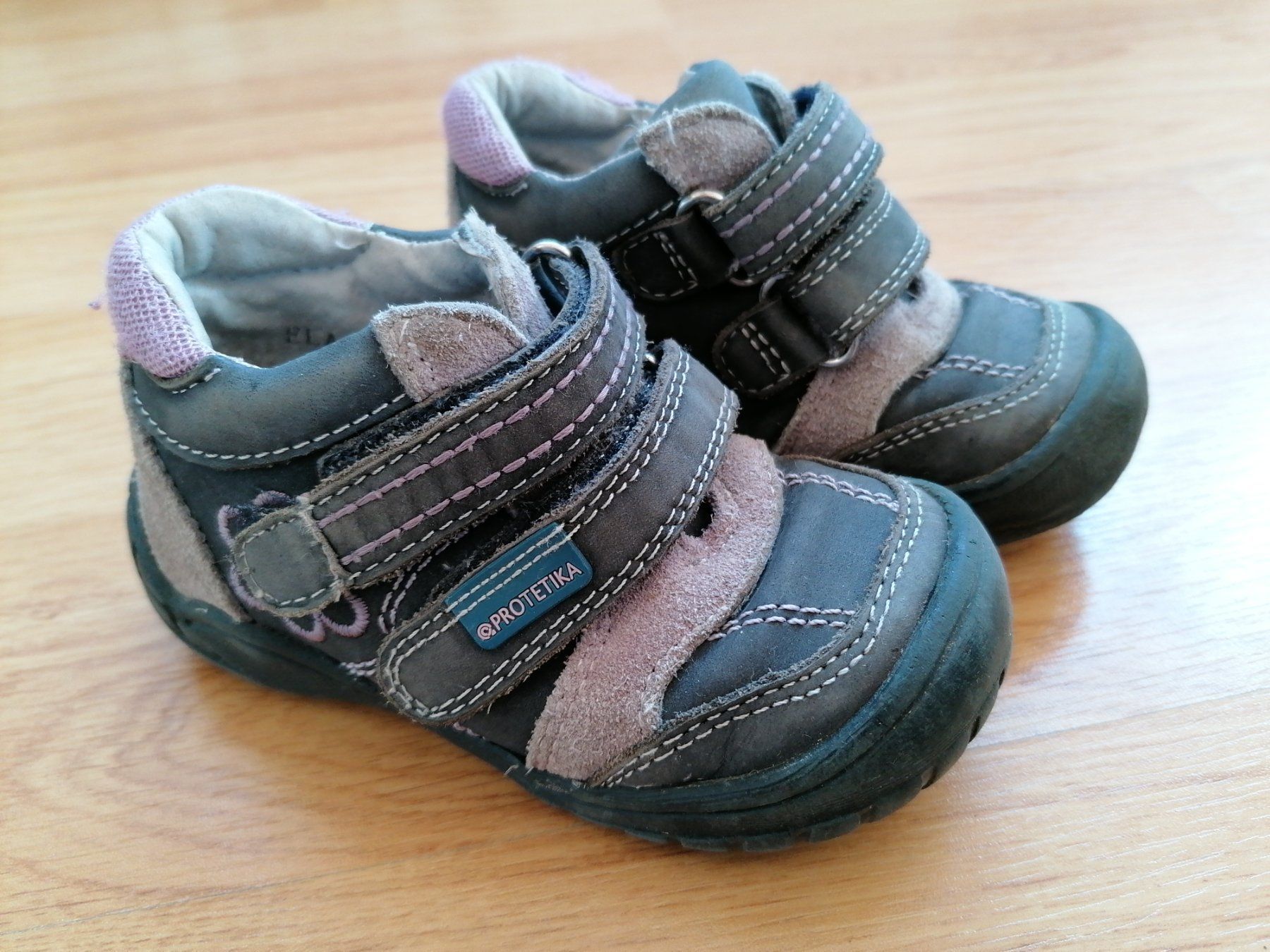 Scarpe per ragazze: Halbschuhe Gr 21 – Usato da Büttikon AG venduto da Amineah