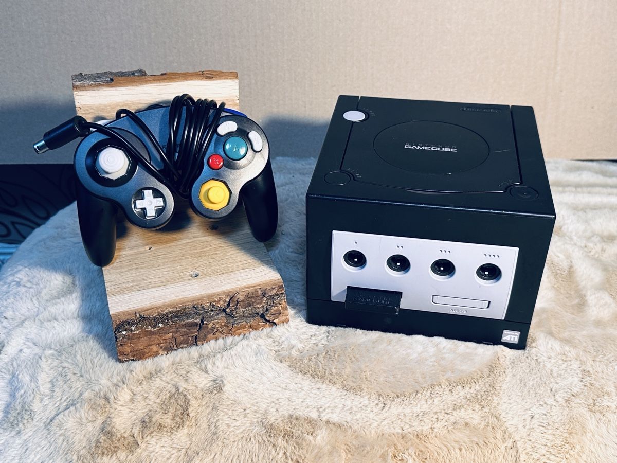 Nintendo Console: Nintendo GameCube + Original Controller + Super Mario Sunsh – Usato da Hägendorf venduto da tyl_kzs2 2