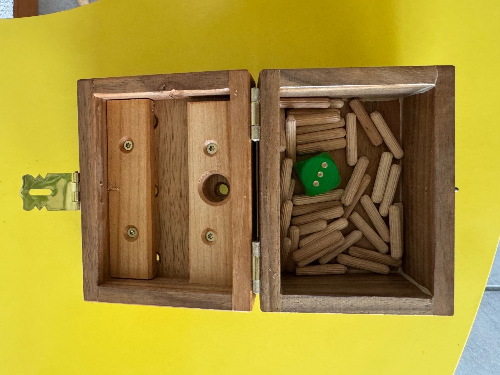 Giochi: Spiel Würfelspiel Geschicklichkeit Handmade – Nuovo (secondo la descrizione) da Steffisburg venduto da smocky17 3