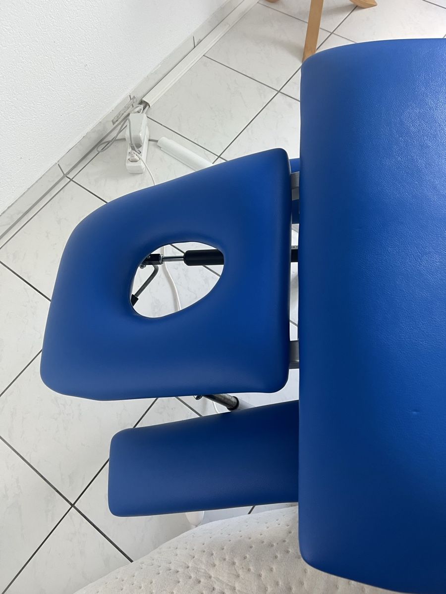 Liegen & Liegestühle: Massageliege elektrisch, höhenverstellbar – Neu (gemäss Beschreibung) aus Egg b. Zürich von Ccats 2