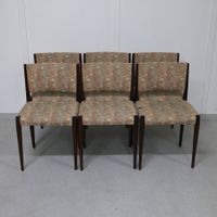 Vintage-Esszimmerstühlen