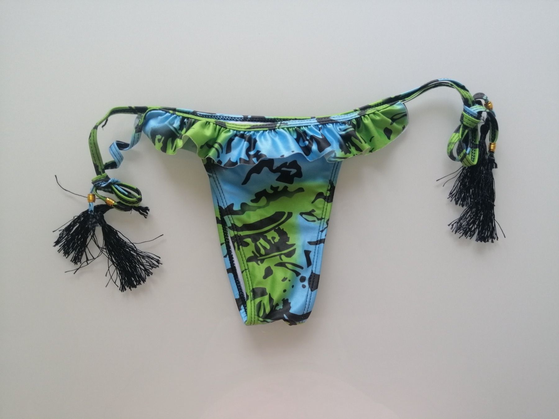 Badekleider & Bikinis: Bikinihose grün/blau mit Zötteli – Neu (gemäss Beschreibung) aus Biel/Bienne von M.D.C 3