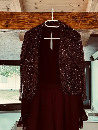 Festliches Jumpsuit Anzug mit glitzer-Jäggli in Bordeaux