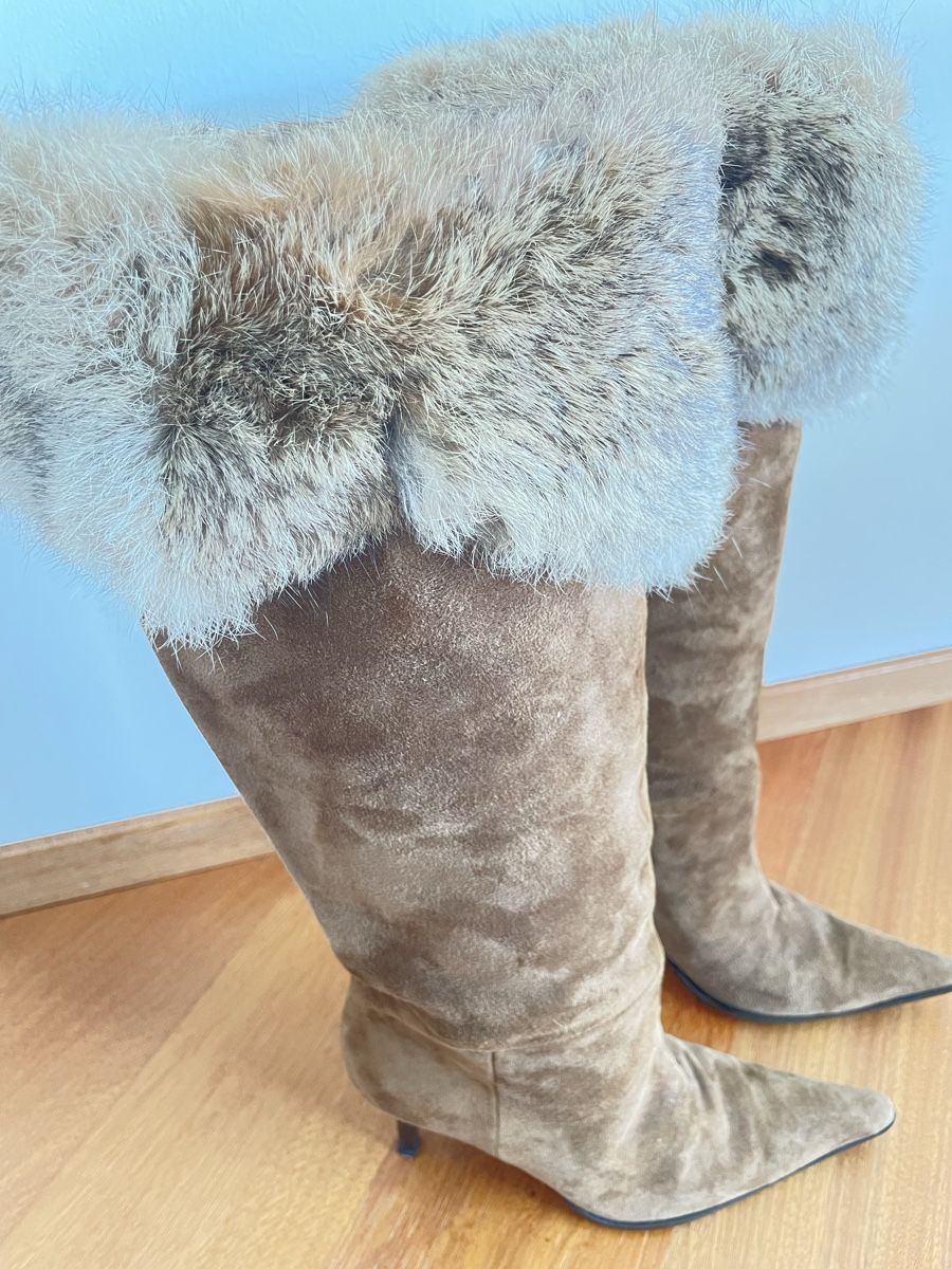 Scarpe da donna: Wildleder Stiefel  – Nuovo (secondo la descrizione) da Ennetbürgen venduto da scriccolo