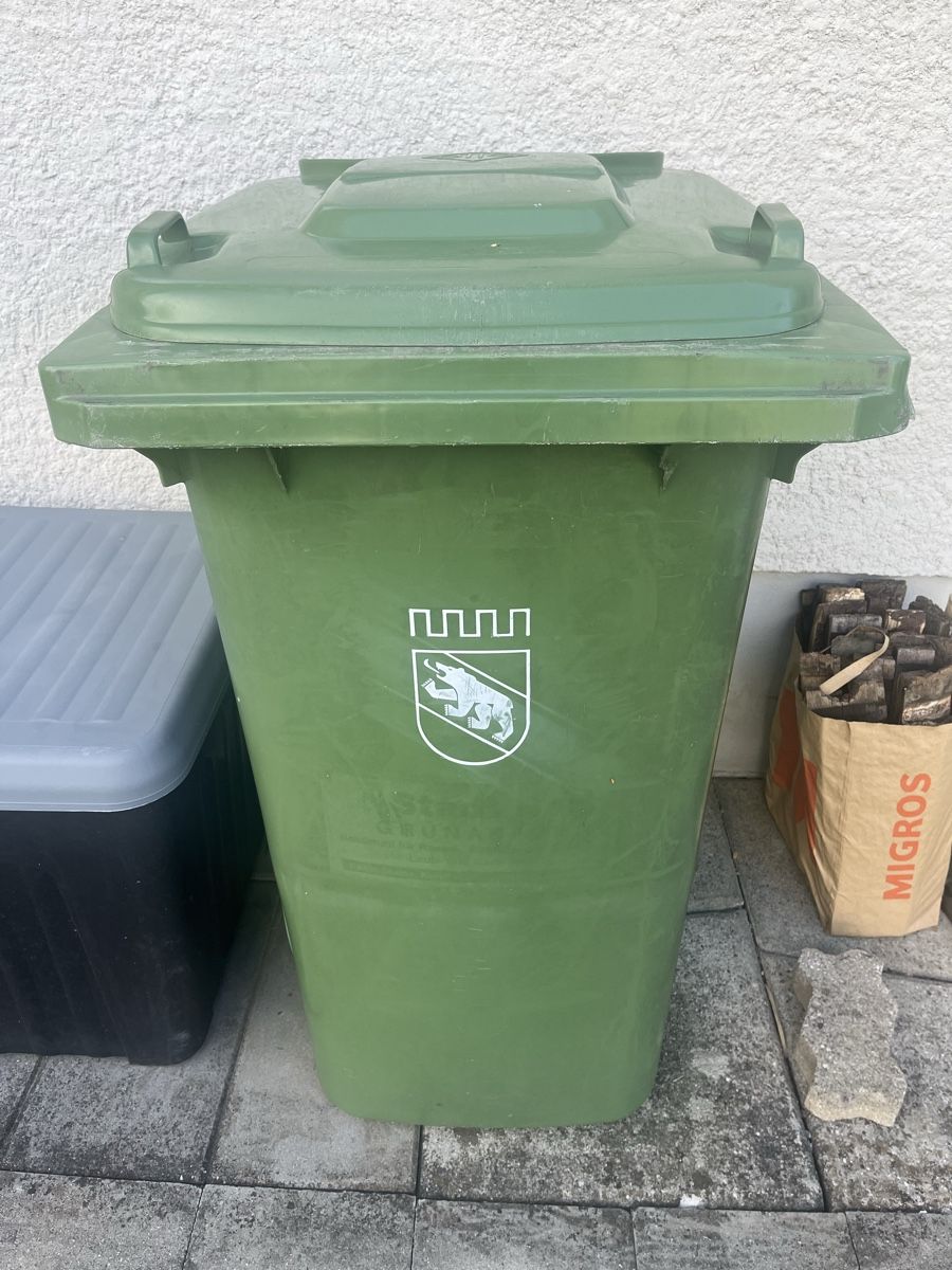 Sonstiges für Büro & Gewerbe: Grüngut Container 240 L – Gebraucht aus Bern von jimyhendrix