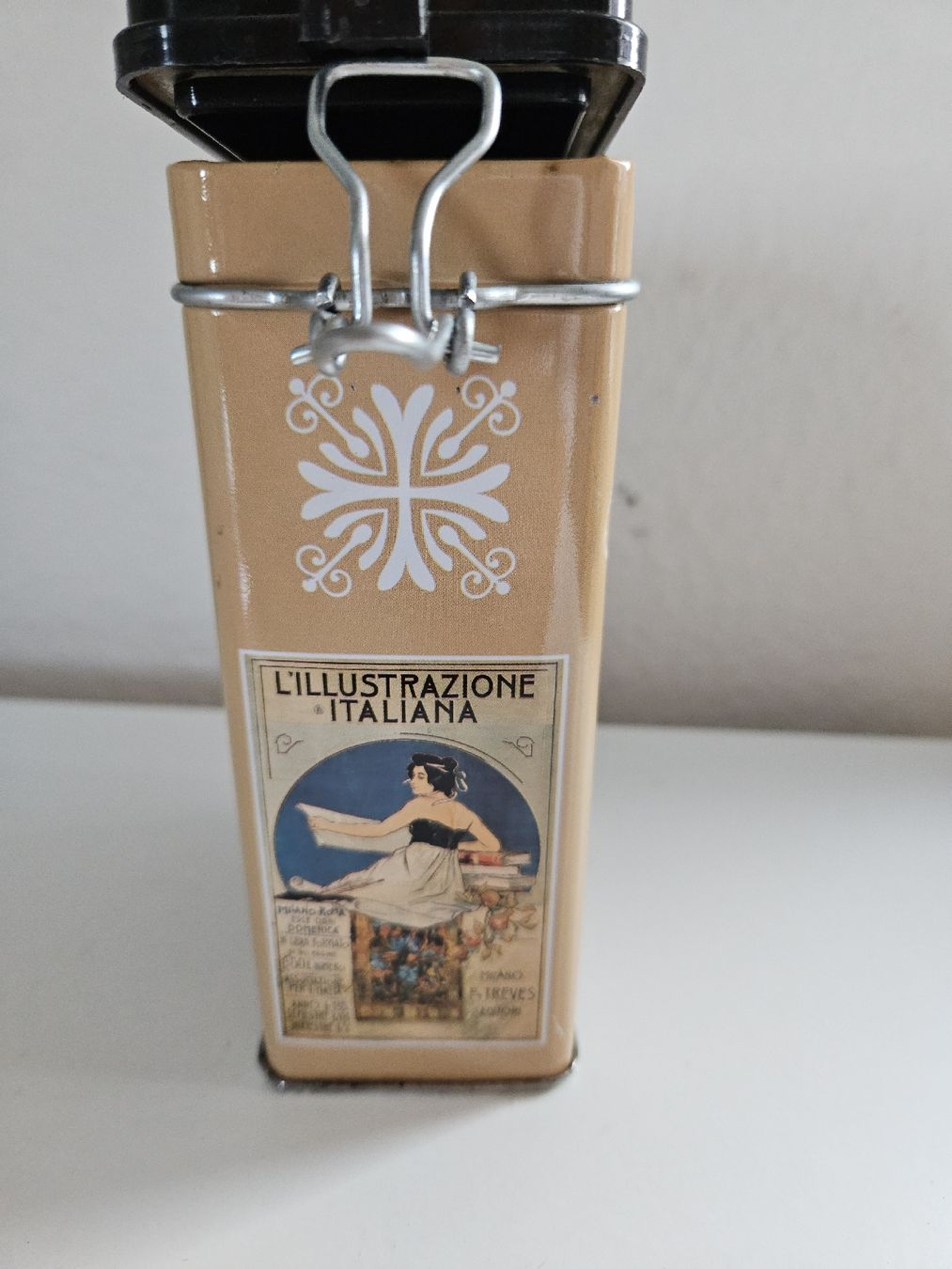 Barattoli: Italienische Vintage Kaffedose Blechdose – Usato da Urdorf venduto da Colina 1