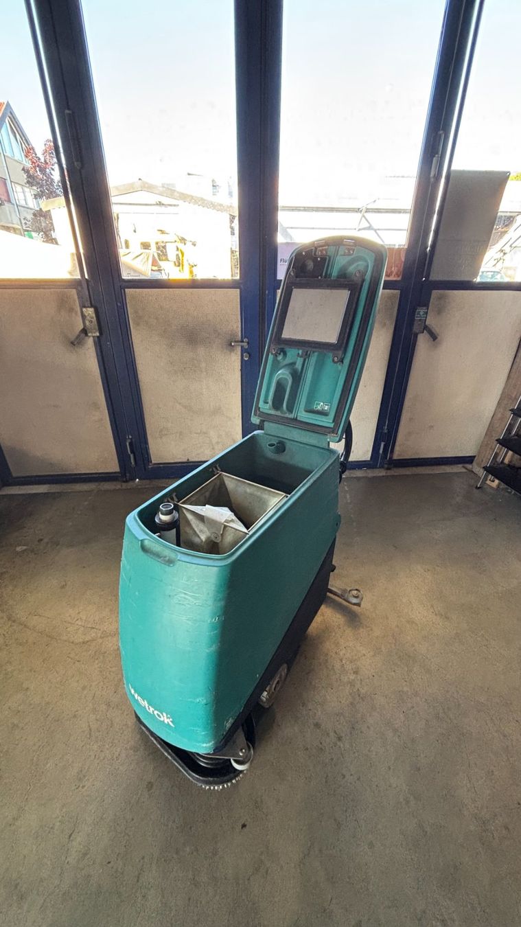 Wetrok Tutte le macchine: Wetrok Duomatic C 43/50 BM Scheuersaugmaschine – Usato da Küssnacht venduto da Derby7007 4