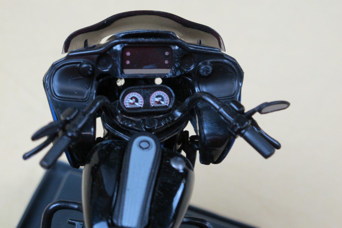 Maisto Modellini d'auto: Harley-Davidson CVO Road 1:18 Modell – Usato da Escholzmatt venduto da Rebikeling6182Ematt 5