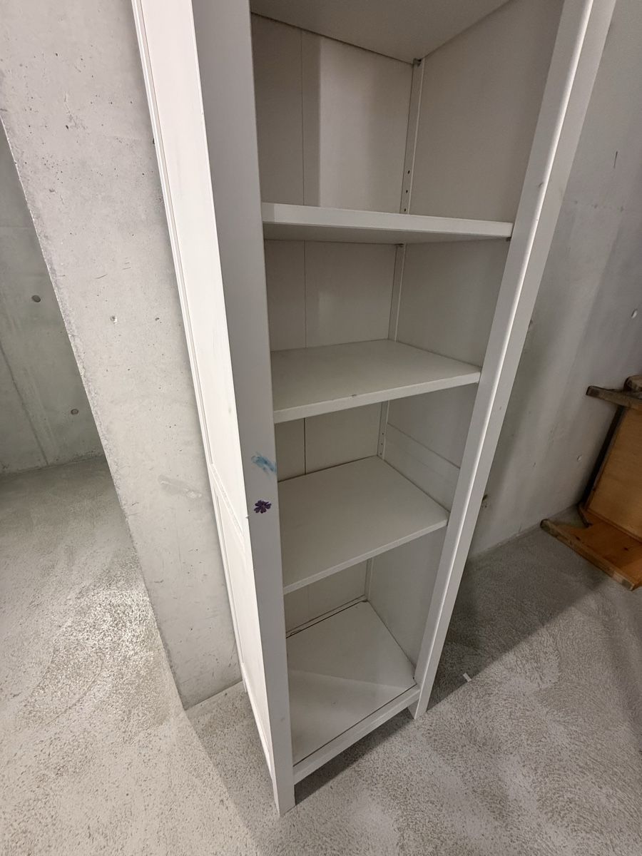 Scaffali: Schmales weisses IKEA Regal mit 5 Fächern  – Usato da Oberrieden venduto da Sauzer75 1