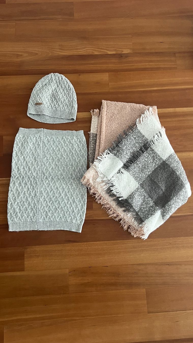 Foulard & Sciarpe: Schal und Mützen Set – Usato da Cham venduto da Guterprei1