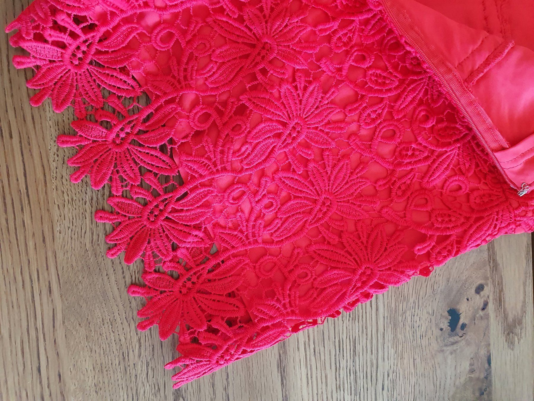 Vestiti: combinaison en dentelle rouge taille 34 – Usato da Cheseaux sur Lausanne venduto da pan_skd5 4