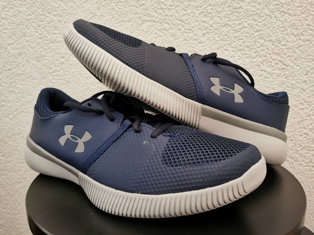 Under armour zone sale 3 shoes