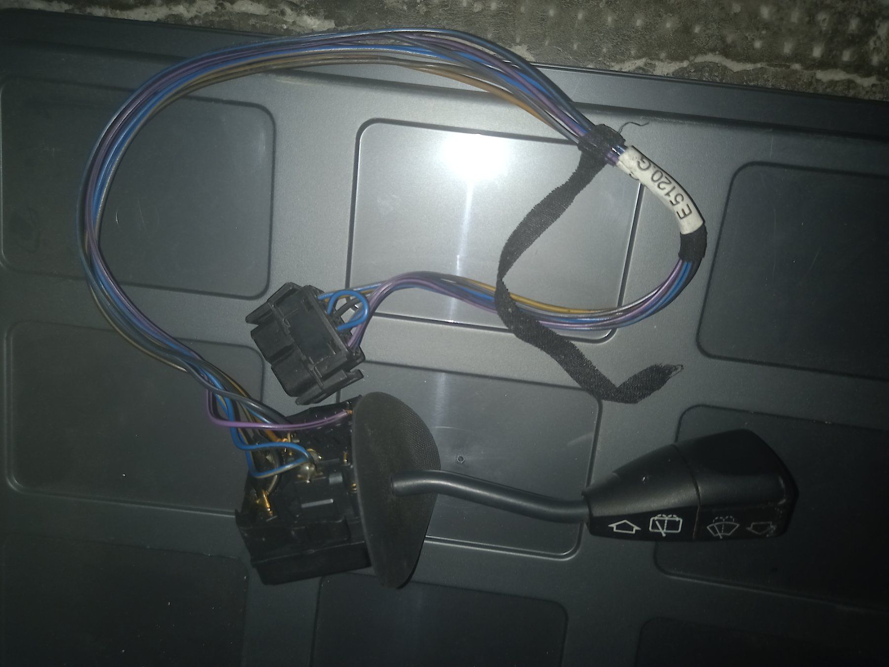 BMW Tutti pezzi di ricambio auto: Commande essuie-glace et clignotant bmw e36 – Usato da Lausanne venduto da anu_7kz5