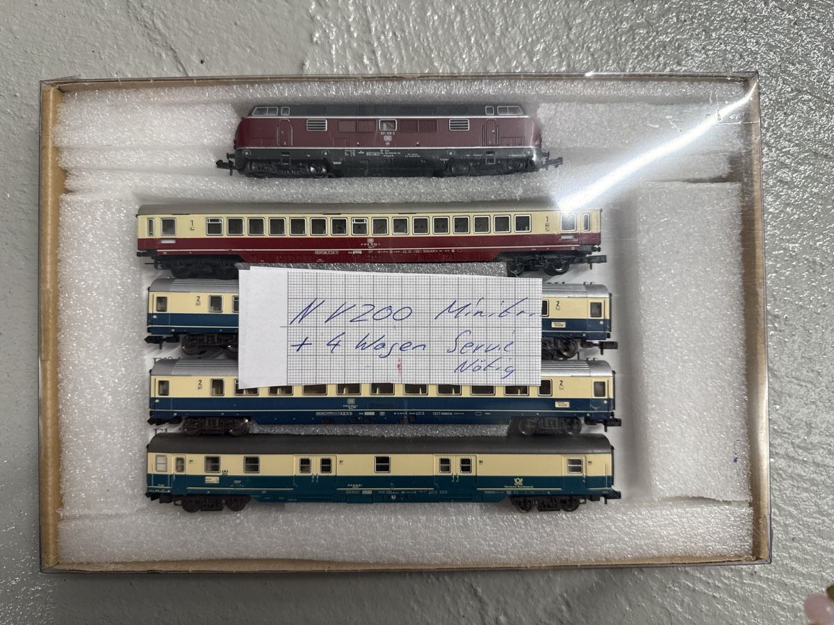 Trix Modellini di ferrovie: N V200 Minitrix 1 Lok + 4 Wagen – Usato da Berikon venduto da TopLok 1