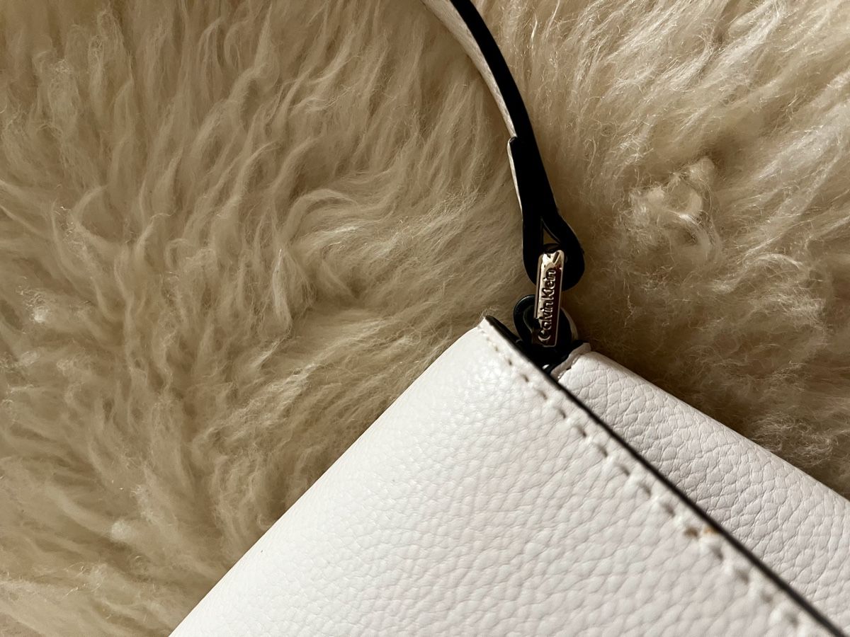 Calvin Klein Sacs femmes: Calvin Klein Tasche weiss – D'occasion à Zürich par Saratue 4