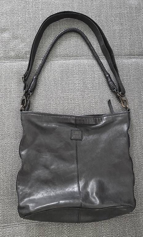Taschen für Damen: schwarze Ledertasche (Marke Bear) – Gebraucht aus Herisau von lia17
