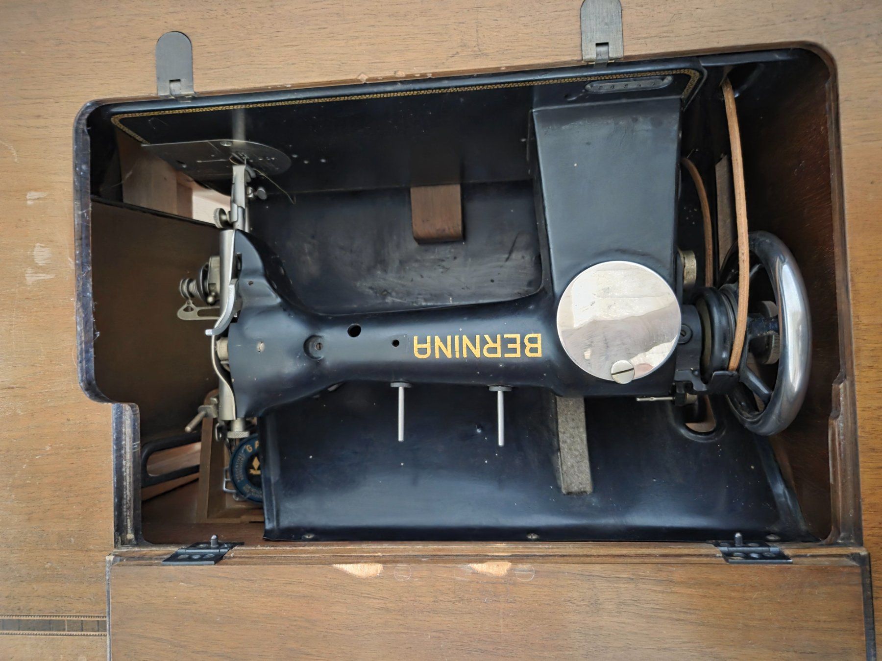 Bernina Macchine da cucire: Antike Nähmaschine Bernina – Usato da Niederlenz venduto da Moki123 7