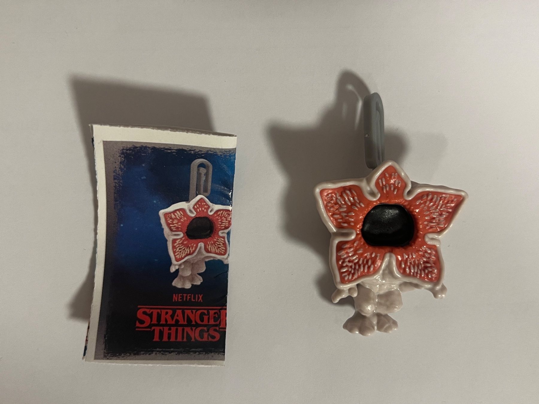 Funko Statuette: Stranger Things Kinder Joy Demogorgon Clip – Nuovo (secondo la descrizione) da Bern venduto da Apollosieben
