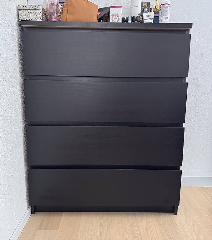 Cassettiere: MALM Kommode mit 4 Schubladen  – Usato da Kilchberg ZH venduto da Masiii