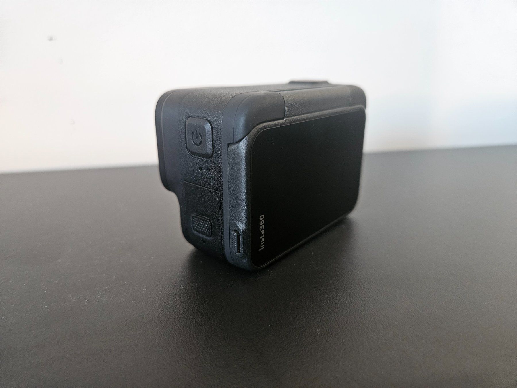Insta360 Action Cam: Insta 360 Ace Pro (Garantie Digitec) – Nuovo (secondo la descrizione) da Sugiez venduto da 0NEFIVE 3