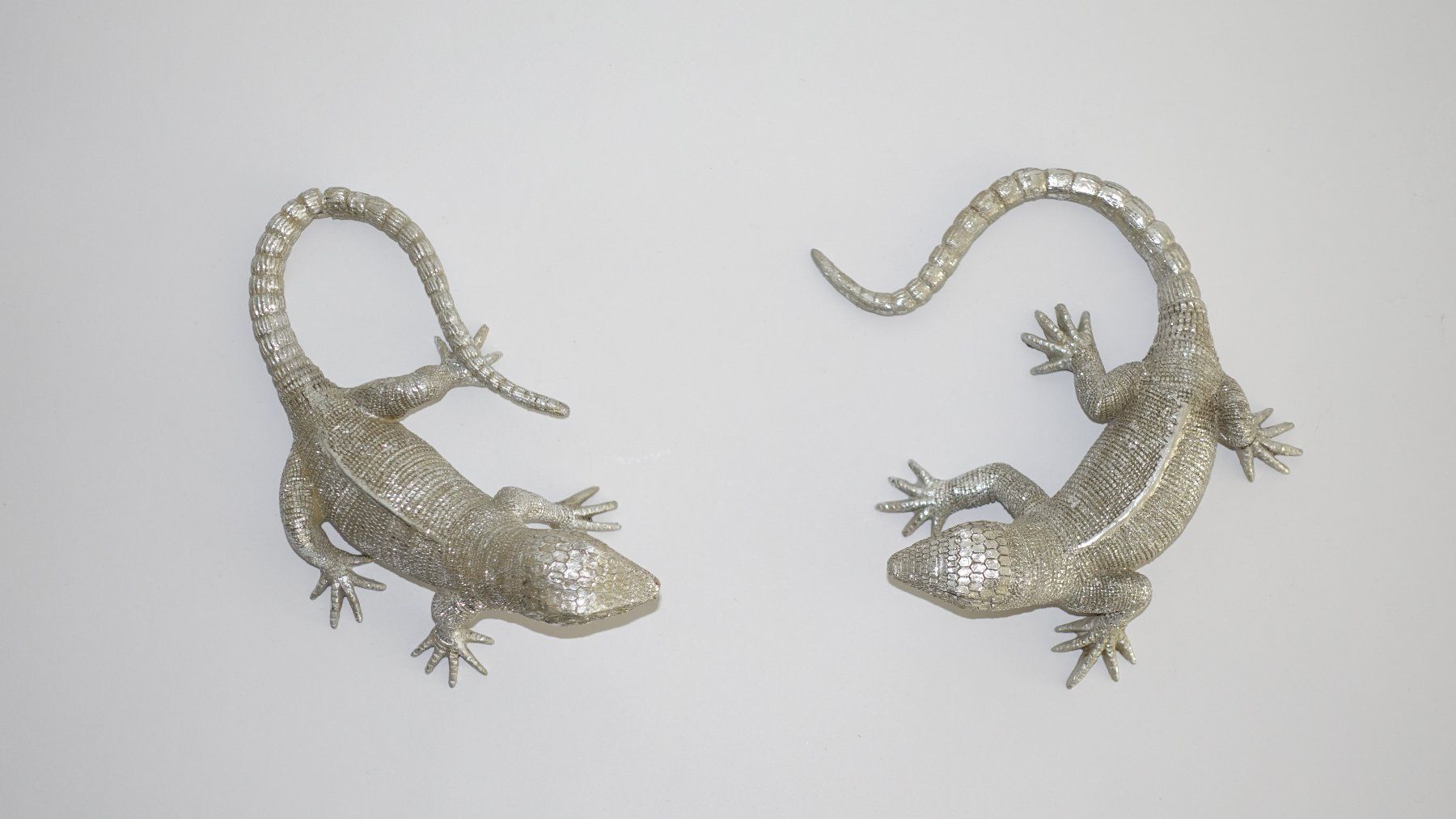 Tutte le decorazioni: Dekoration zwei silbrige Eidechsen - Geckos – Usato da Kloten venduto da Swissisland
