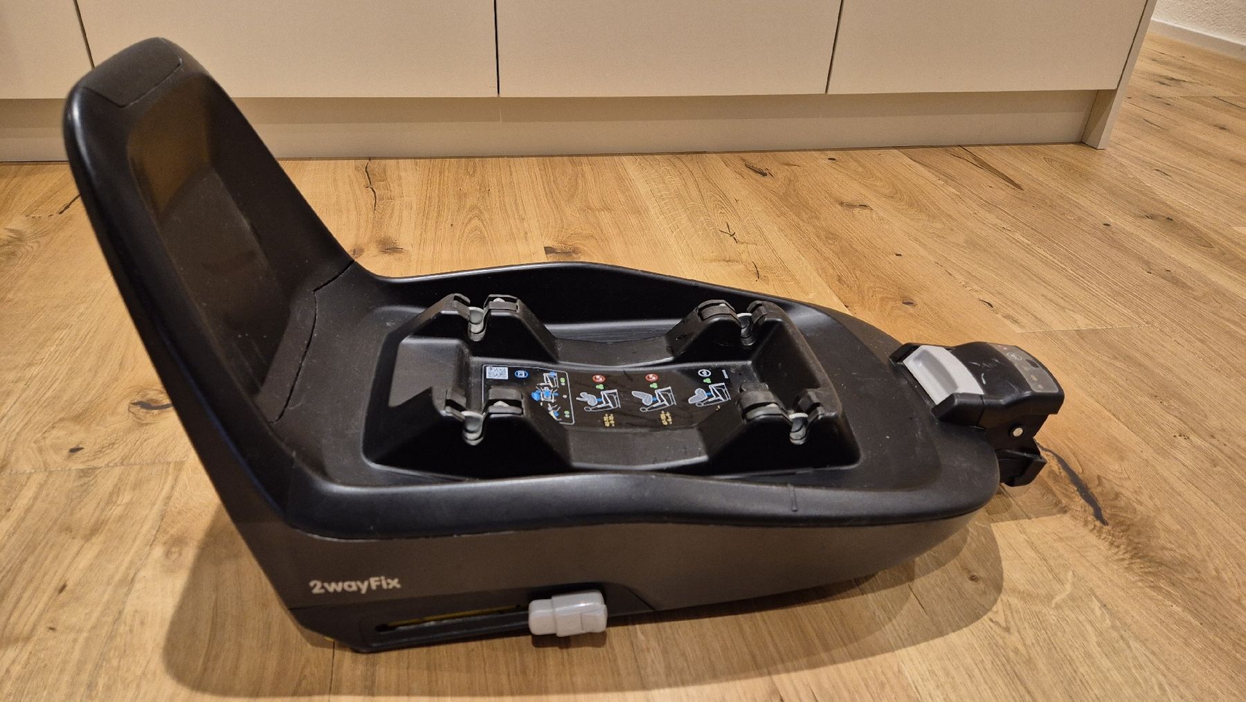 Maxi-Cosi Seggiolini per auto: Maxi-Cosi 2wayFix ISOFIX Basisstation – Usato da Sundlauenen venduto da kajoglanz