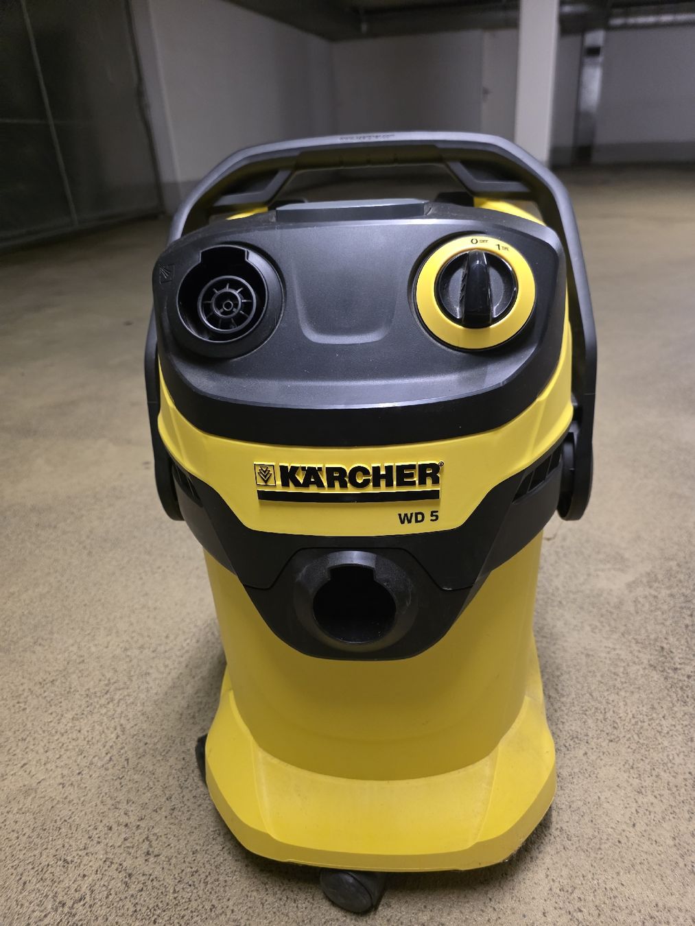 Staubsauger & Zubehör: KÄRCHER WD 5 Renovation # Cleanfix Taski Wetrok – Gebraucht aus Zürich von 5183840711 1