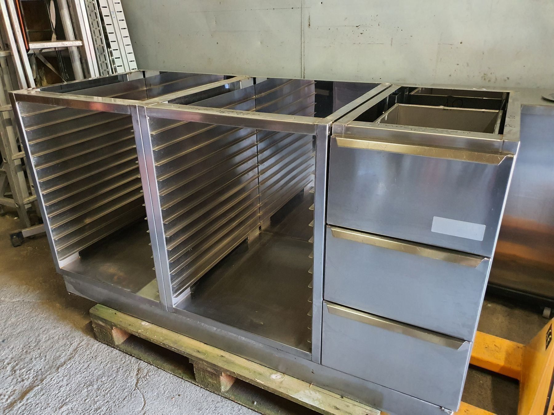 Cucine complete: Gastro Arbeitstisch #262 – Usato da Wuppenau venduto da Gastro-Wuppenau