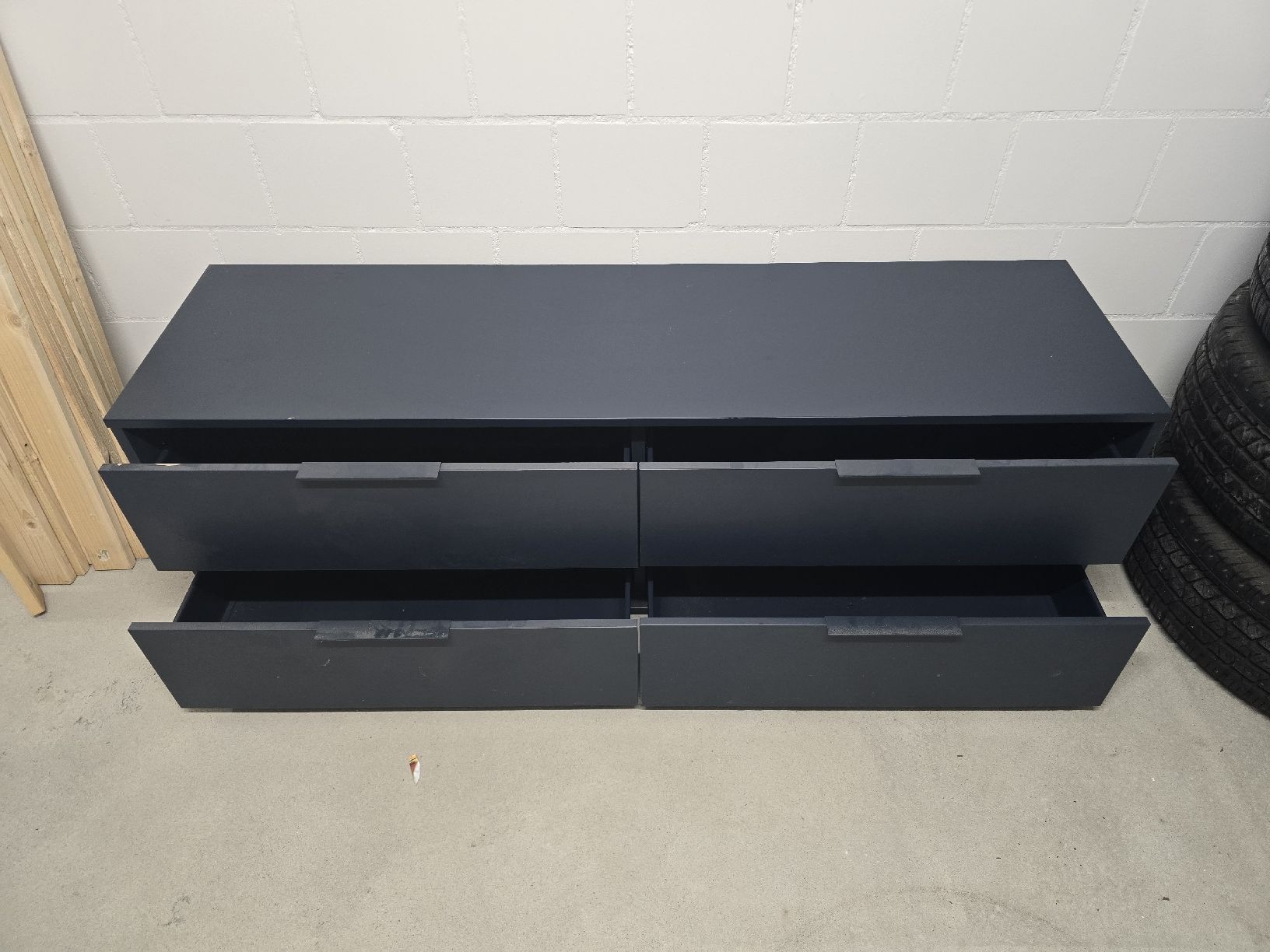 Ikea TV Möbel: Sideboard mit 4 Schubladen dunkelblau – Gebraucht aus Meinisberg von Madermi 3