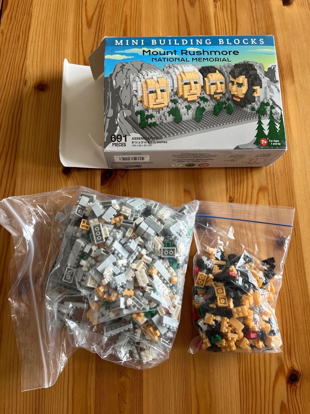 Baukästen: Mini Building Blocks Mount Rushmore 691 Teile – Gebraucht aus Zürich von Gurkis 1