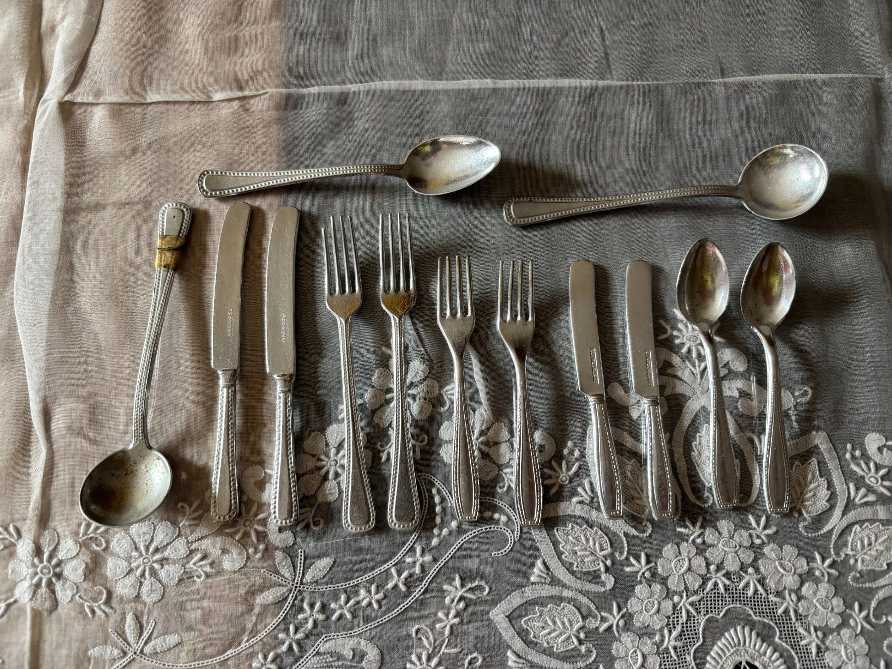 Set di posate: Besteck, 11 teilig, Miniatur, Antik – Usato da Winterthur venduto da Schneuzi