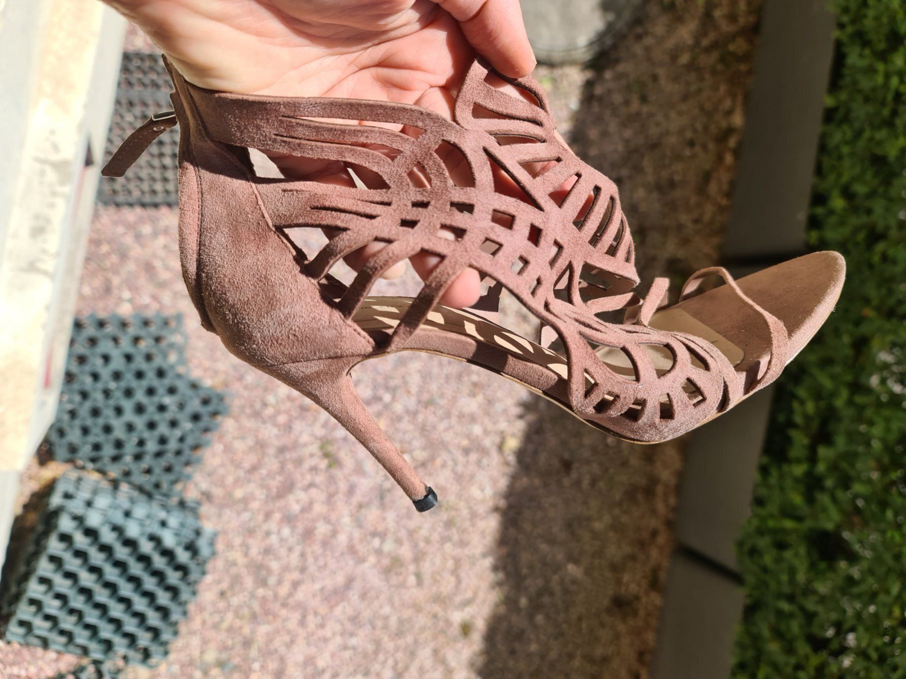 Zara Damenschuhe: Zara Wildleder Sandalen – Gebraucht aus Zürich von Fashionista00