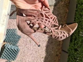 Zara Wildleder Sandalen