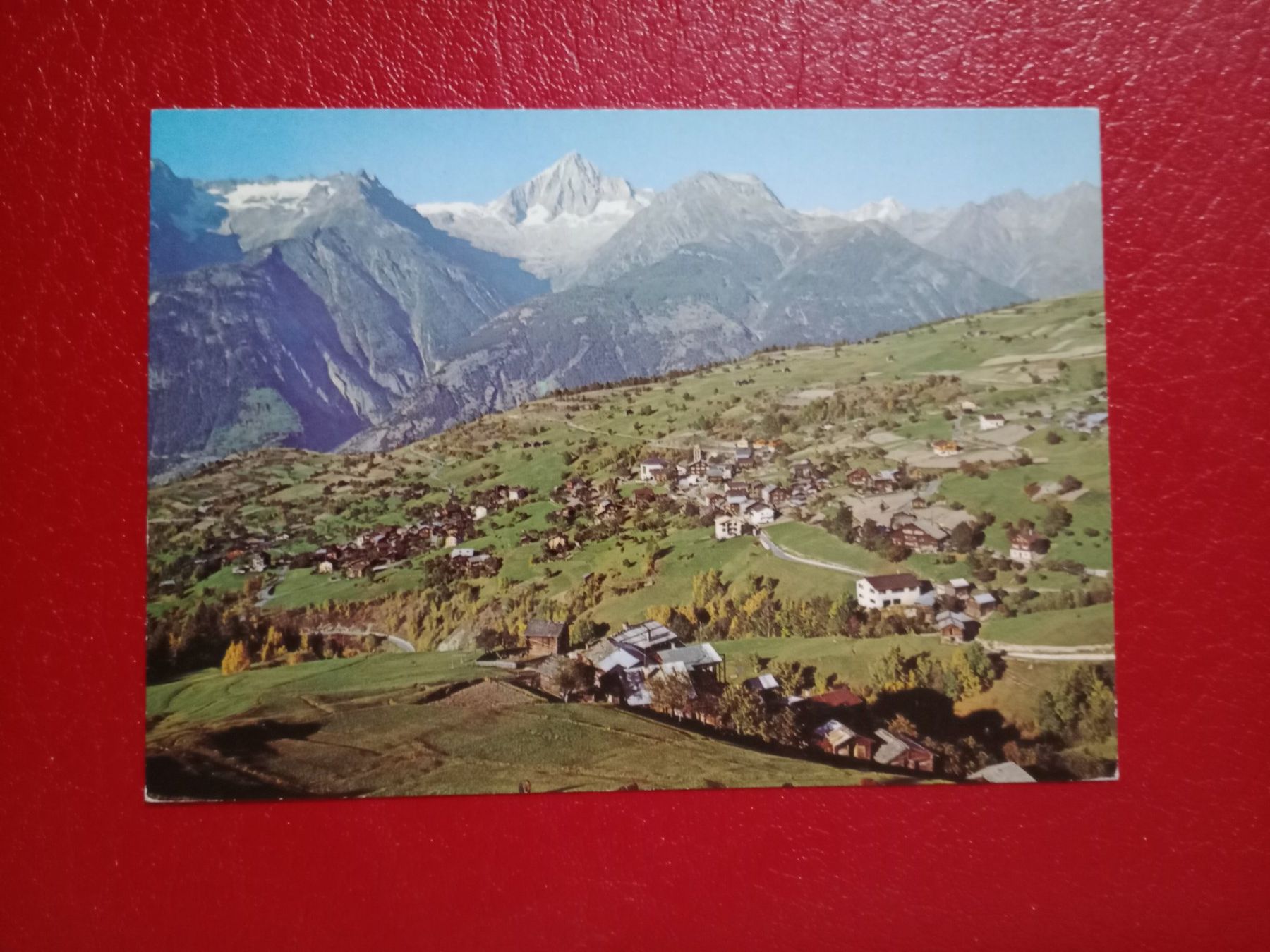 Cartoline postali: Bürchen Wallis Gesamtansicht mit Bietschhorn – Usato da Küttigen venduto da Melisch1000
