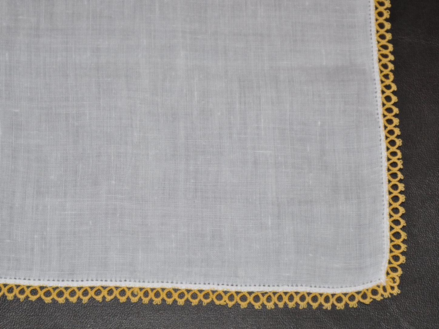 Altro in  Abbigliamento & Accessori: Vintage Stoff Taschentuch mit gelbem Rand – Usato da Boll venduto da Theodora15