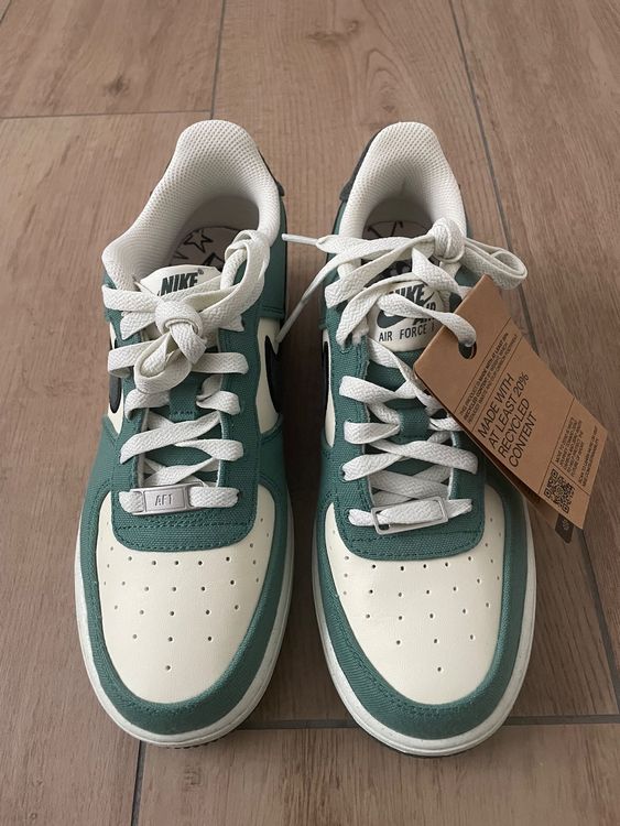 Nike Chaussures garçon: Nike Air Force 1 (GS) Gr. 38 NEU – Neuf avec emballage d'origine à Waltenschwil par hansnine 1