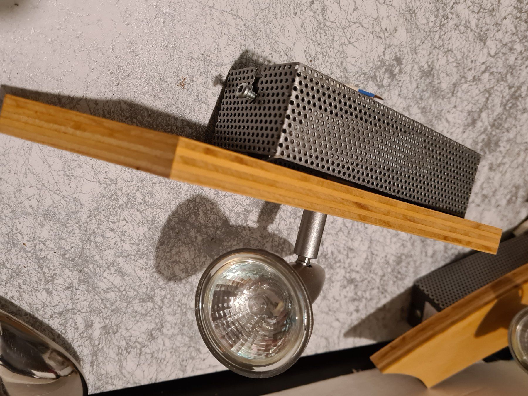 Lampadari & plafoniere: Deckenlampe/- Spot Holz/Chrom – Nuovo e nell'imballaggio originale da Amriswil venduto da used2use 3
