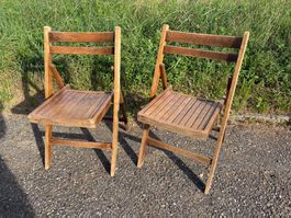 2 Holz Klappstühle