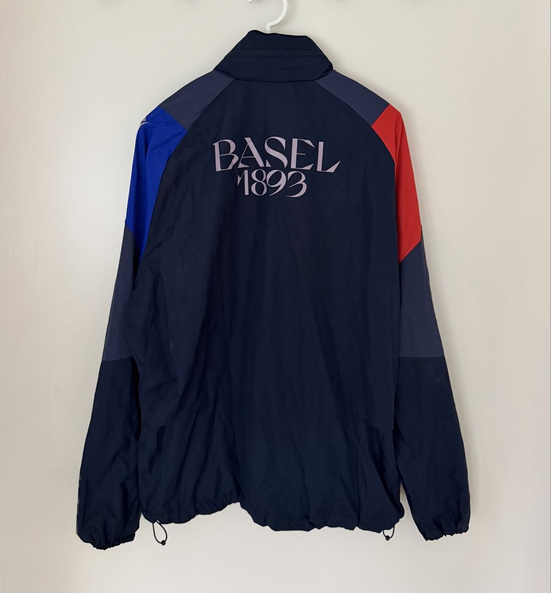 FC Basel Giacche: Fc Basel Macron Windbreaker Jacke 2023-24  – Usato da Füllinsdorf venduto da hae_gt9l 1