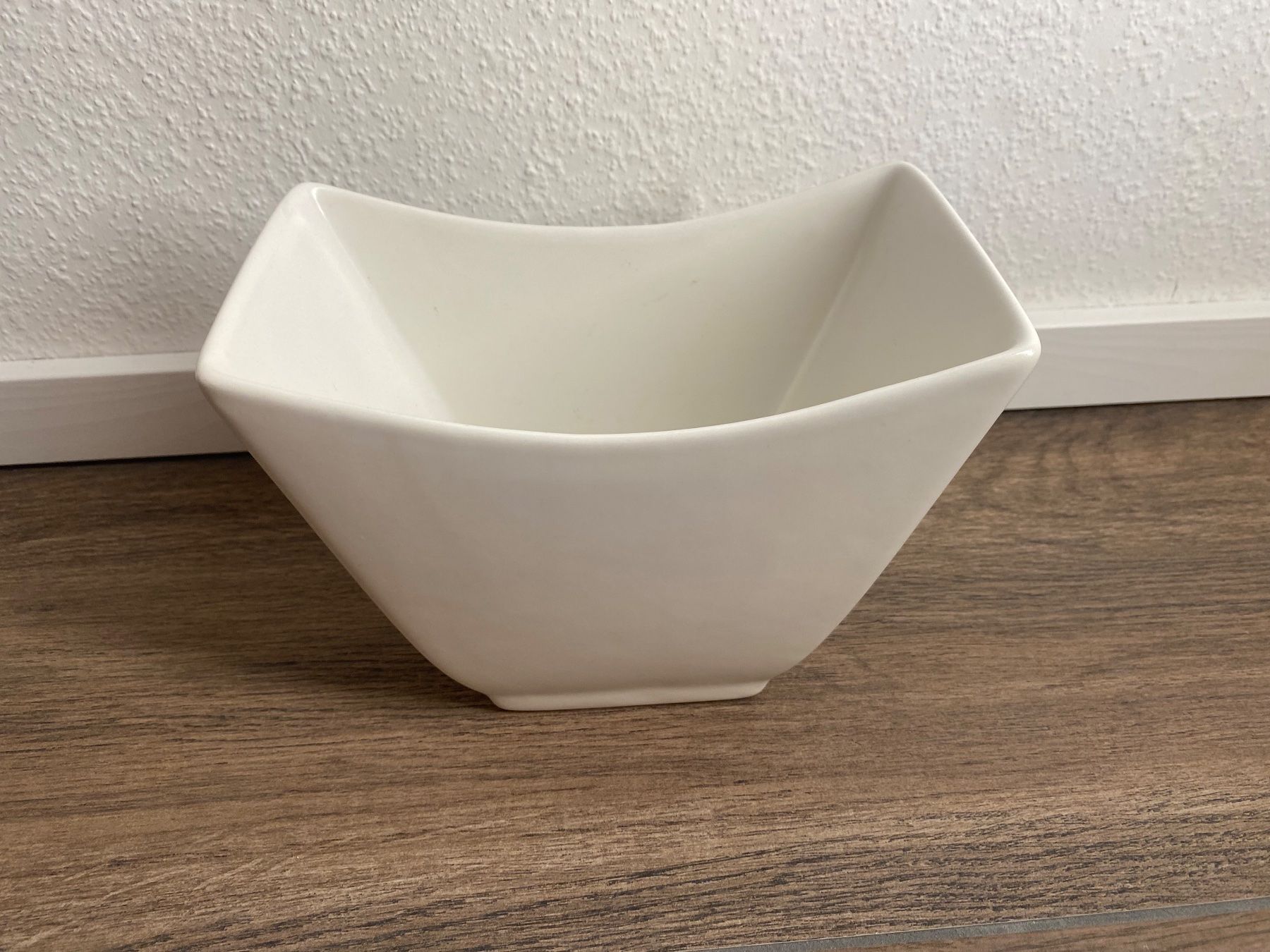 Vasi per fiori: Blumentopf in Schalenform weiss – Usato da Pratteln venduto da a23_j2gs