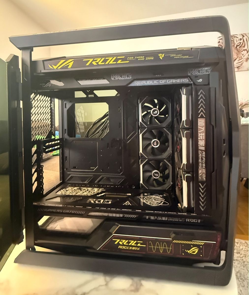 Asus Boîtiers: ASUS ROG Hyperion GR701 – D'occasion à Moosseedorf par Slowwdown