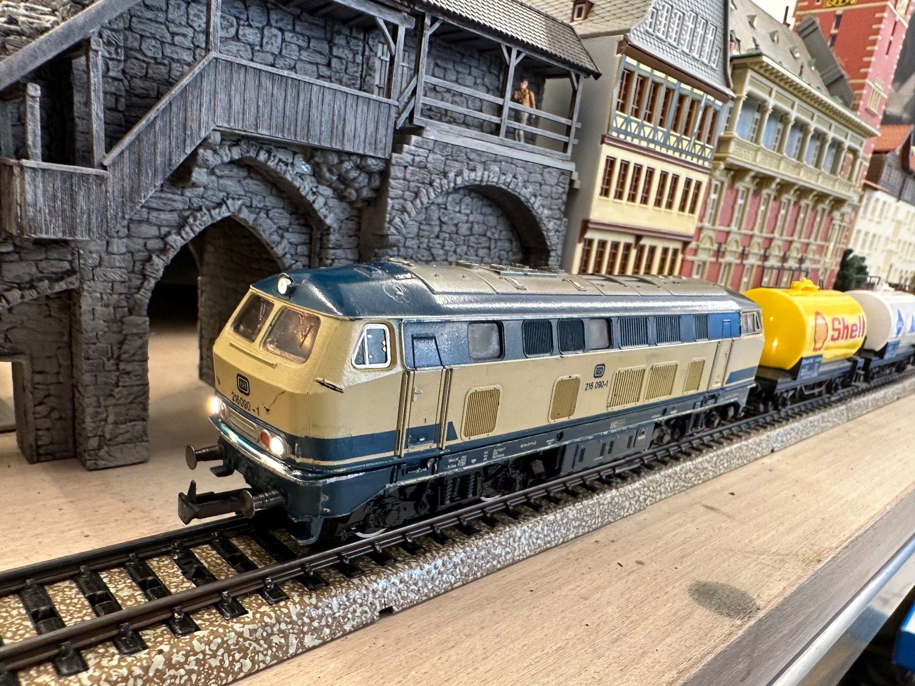 Märklin Modelleisenbahnen: Märklin 3074 DB BR 216 Tankzug – Gebraucht aus Lupsingen von New-Haven