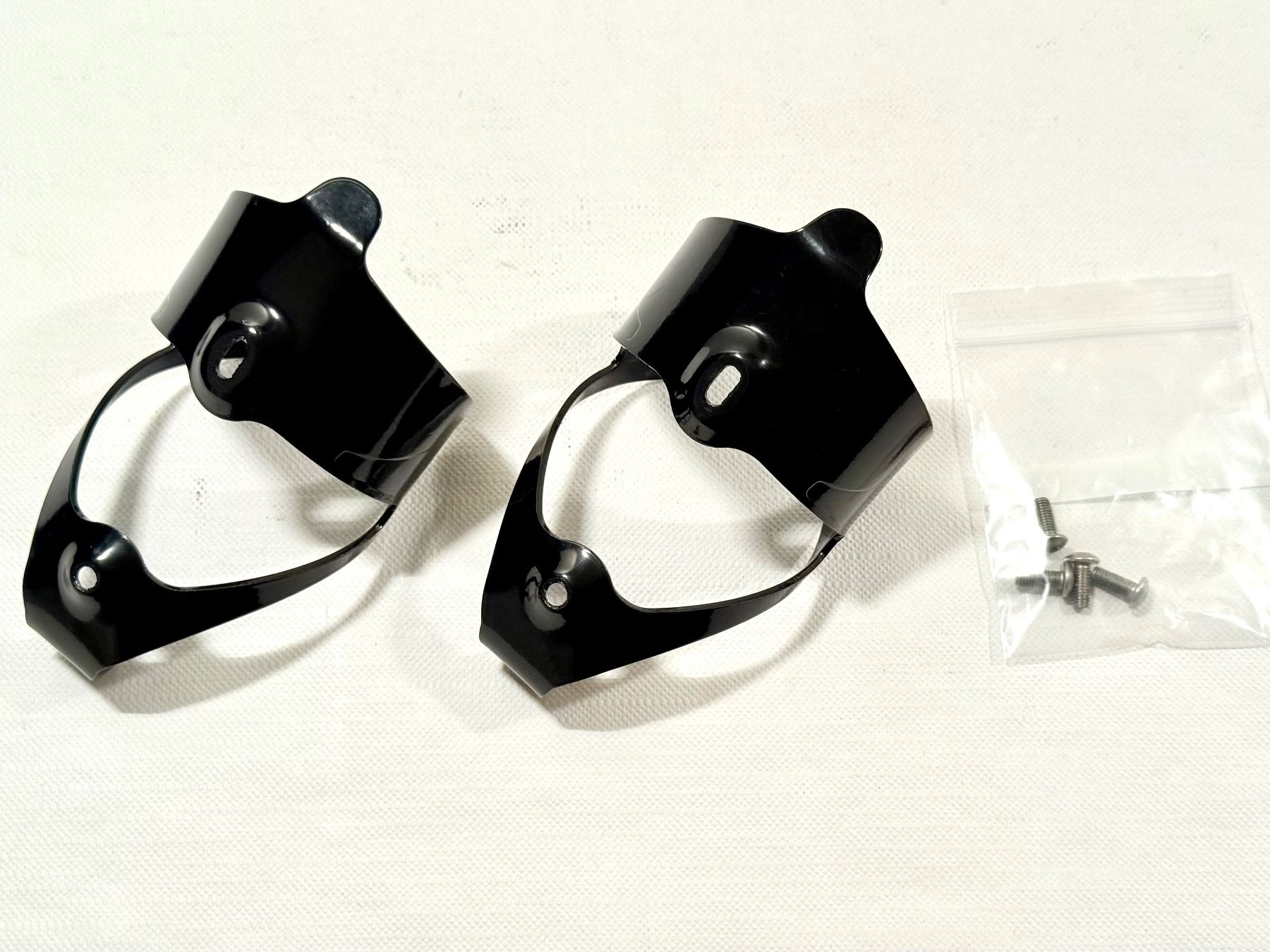 Pezzi di ricambio: SPECIALITES TA Bottle Cage Set Flaschenhalter 2 Stück – Usato da Luzern venduto da bikeandbeltcom