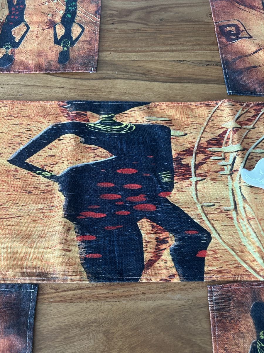 Tovaglioli: Table Runner with 4 Place Mats, African Pattern Decor – Usato da Saland venduto da ele_vc96 2