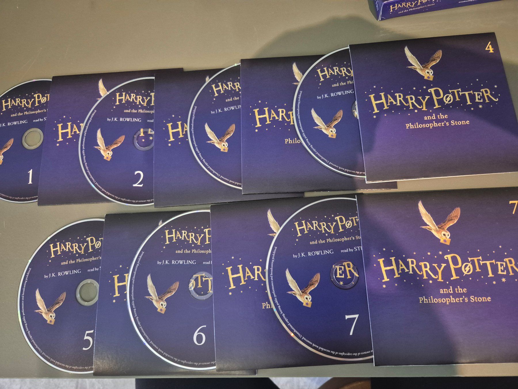 Audiolibri: "Harry Potter and the Philosopher's stone" Audio book NEW – Nuovo (secondo la descrizione) da Bern venduto da Sue1188 2