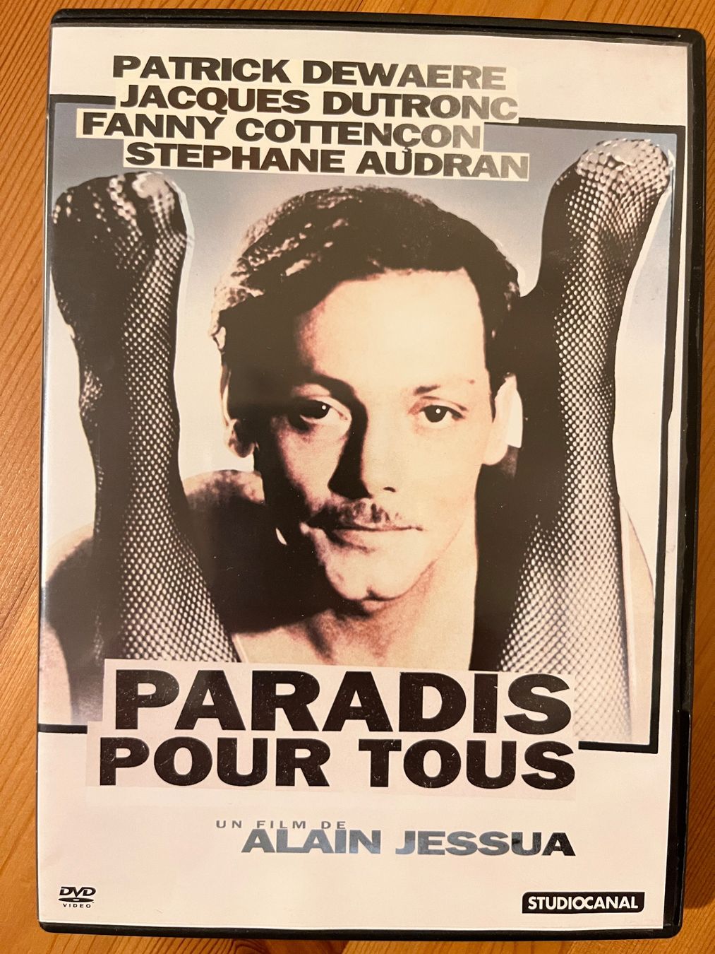 Tutti i DVDs: PARADIS POUR TOUS - PATRICK DEWAERE, JACQUES DUTRONC – Usato da Lausanne venduto da sbar224