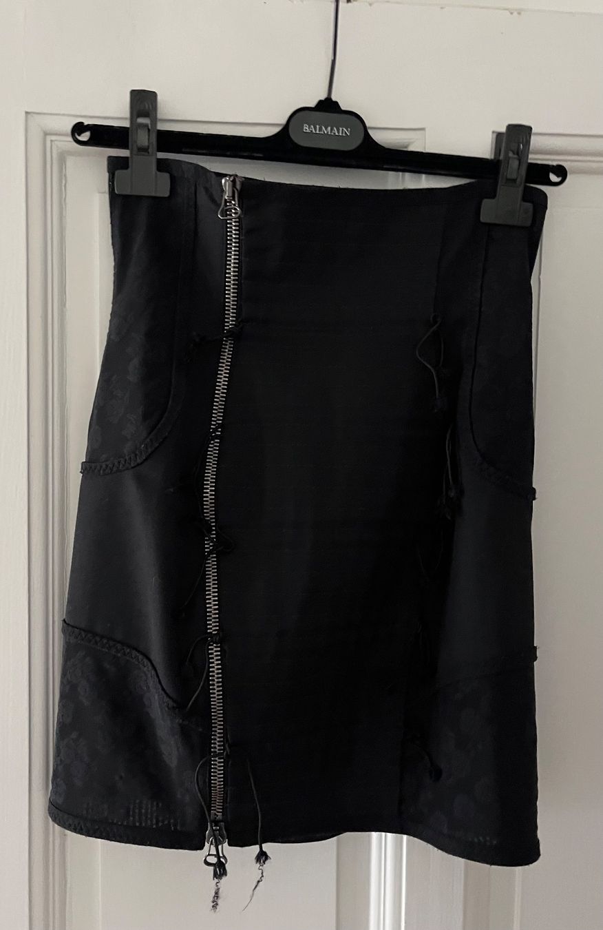 Balmain Gonne: Balmain, mini jupe, noire – Usato da Genève venduto da dachaw