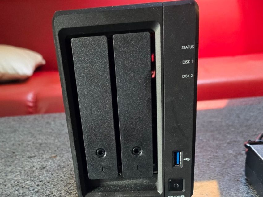Synology DS720+ NAS mit 2x 3TB Festplatten, Top Zustand (Gebraucht) in ...