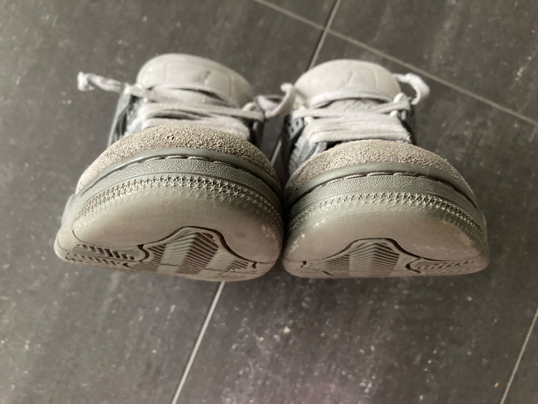 Jordan Herrenschuhe: Nike Air Jordan 4, grau, Retro, Gr. 41 – Gebraucht aus Bachenbülach von poschte22 4