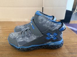 Skechers Skech-X Cosmic Foam Futurist Sneakers, size 35. New